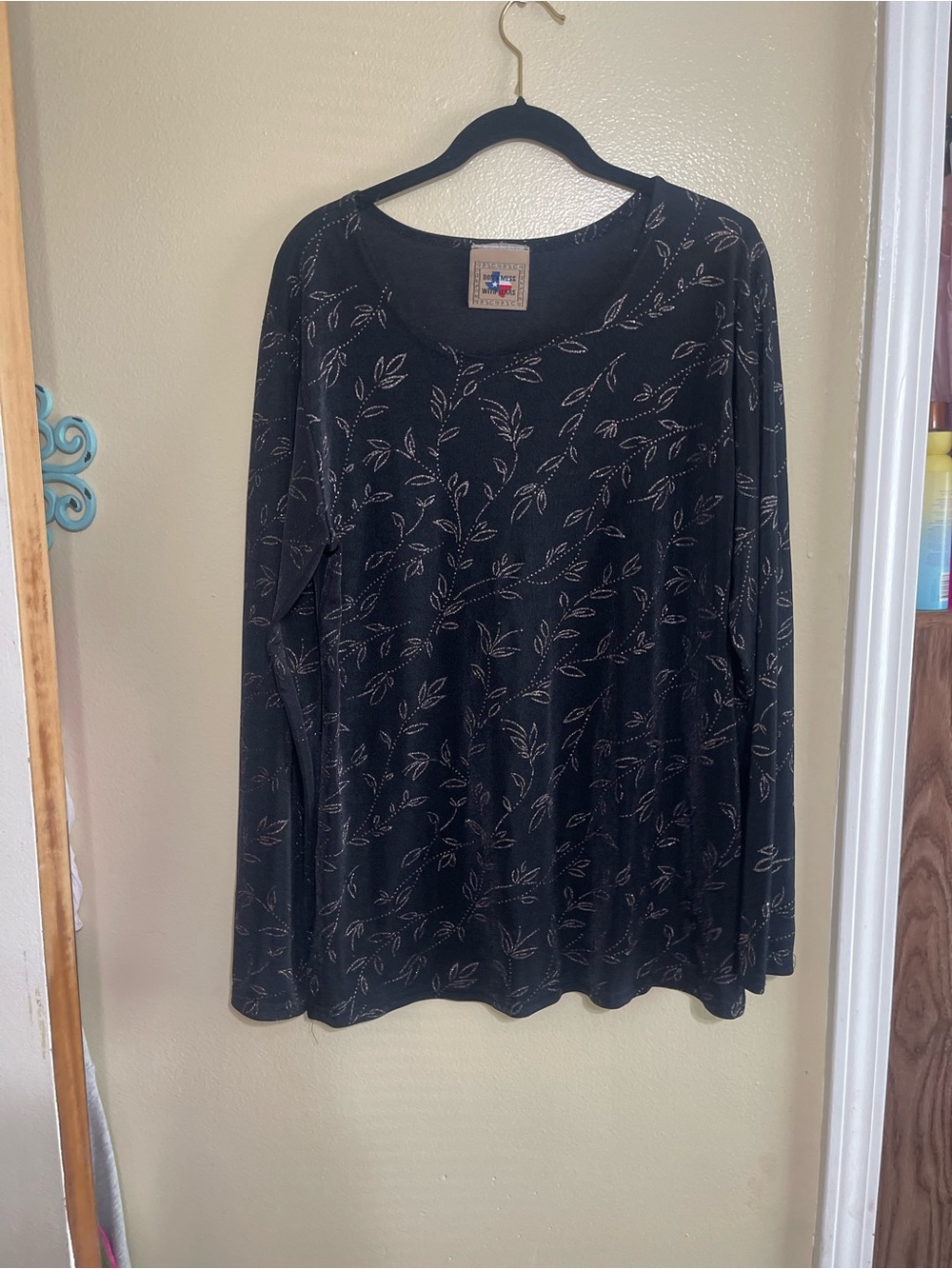 Pendleton Black Long-Sleeve Scoop Neck Top with Metallic Leaf Print